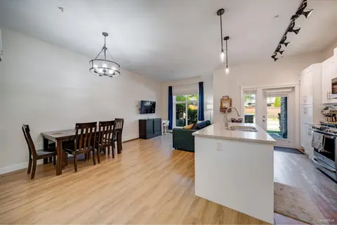 114 11077 RAVINE ROAD