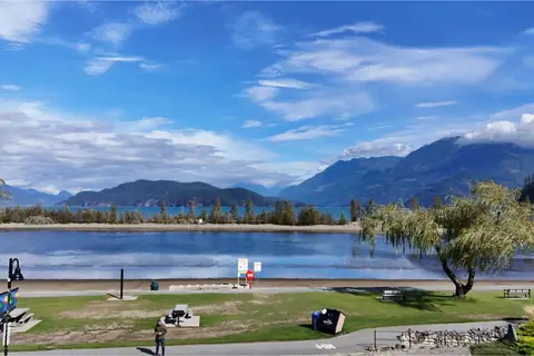 320 378 ESPLANADE AVENUE, Harrison Hot Springs