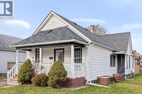 894 UNIVERSITY AVENUE