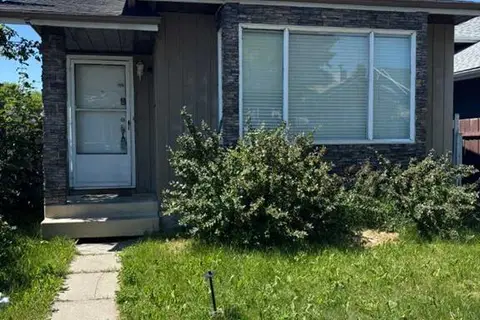 31 Martindale Close NE