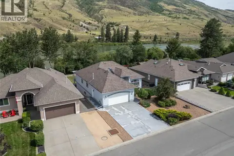 3727 OVERLANDER Drive