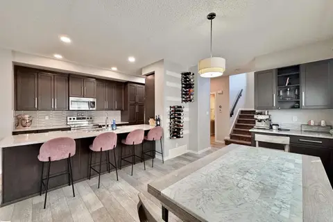 302 BALSAM LI