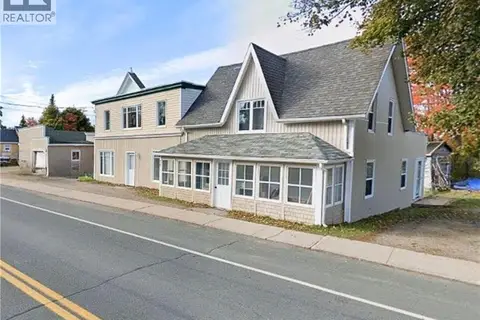 707 Boulevard St-Pierre Ouest