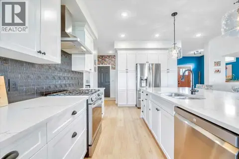 835 Lakewood Circle