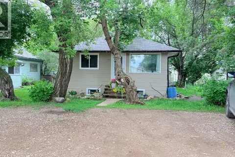 117 2 Street W