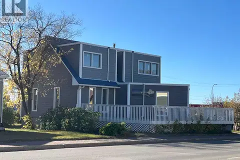 9731 100 Avenue