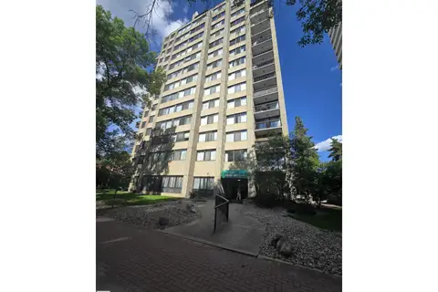 #1204 9921 104 ST NW