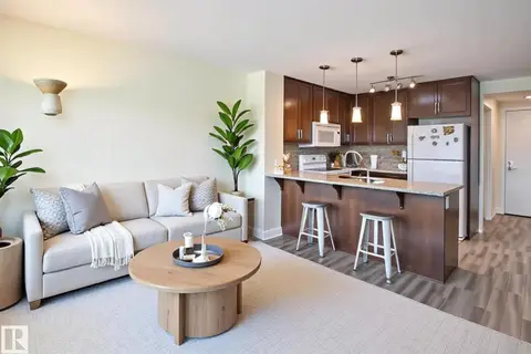 #210 3670 139 AV NW