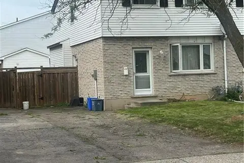 35 DEBBY Crescent