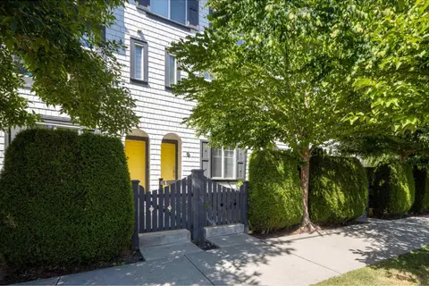 5 16357 15 AVENUE
