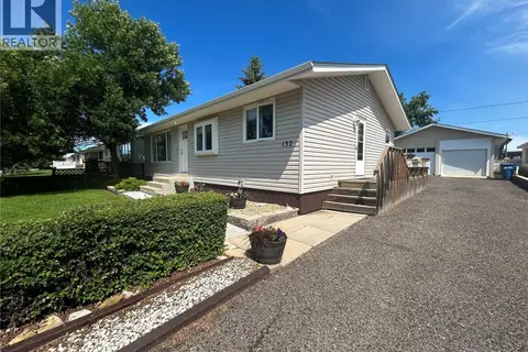 132 Churchill AVENUE