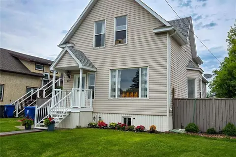 134 9th AVENUE W