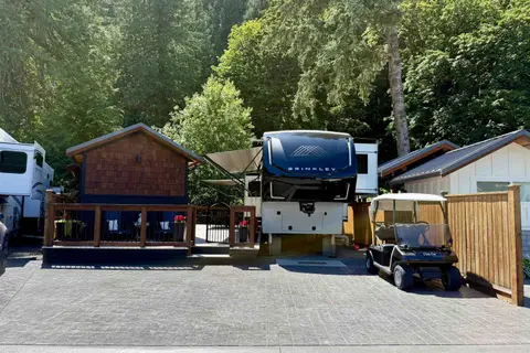 381 720 HOT SPRINGS ROAD, Harrison Hot Springs
