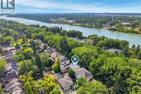 208 Saskatchewan CRESCENT W