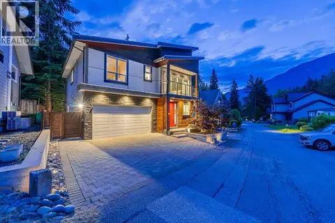 30 3295 SUNNYSIDE ROAD