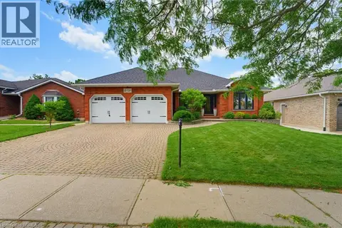 12 MACBRIDE Court