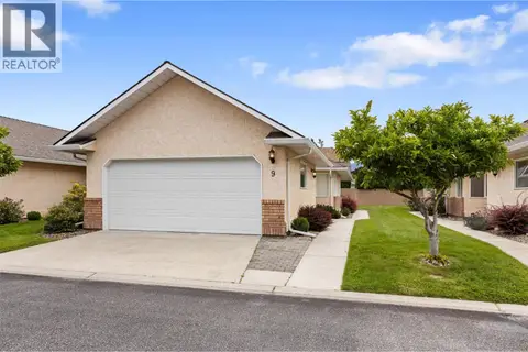 1886 Parkview Crescent Unit# 9