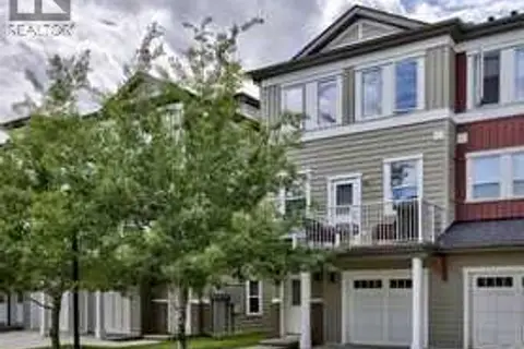 913 Evanston Square NW