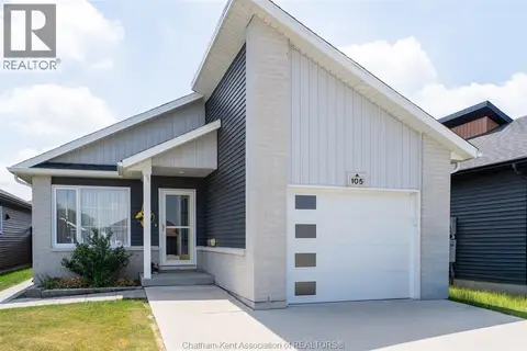 105 Moonstone CRESCENT