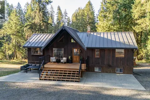 995 Nanaimo River Rd