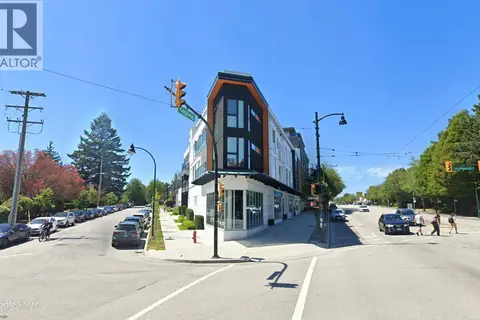 990 KINGSWAY