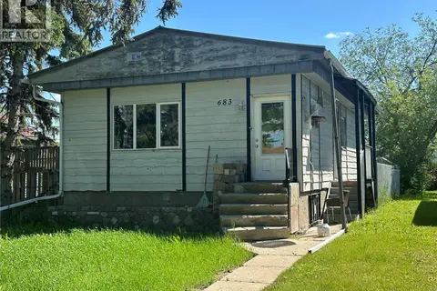 683 Athol STREET