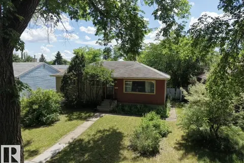 8719 67 AV NW