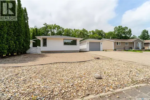 1014 Hopkins CRESCENT