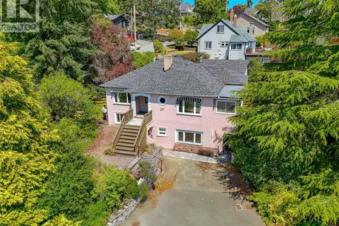 430 Gorge Rd W