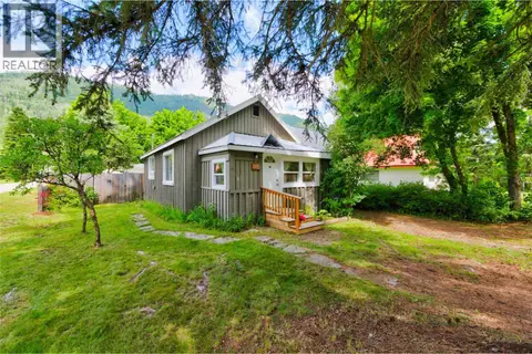 124 SAYWARD Avenue