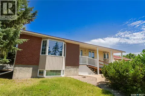 126 5th AVENUE W