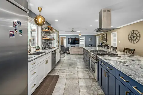 485 NAISMITH AVENUE, Harrison Hot Springs