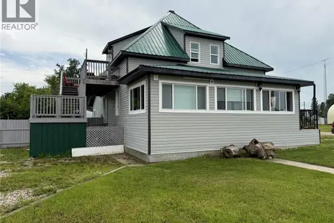 707 Railway AVENUE