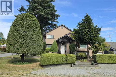 2220 PAULUS CRESCENT