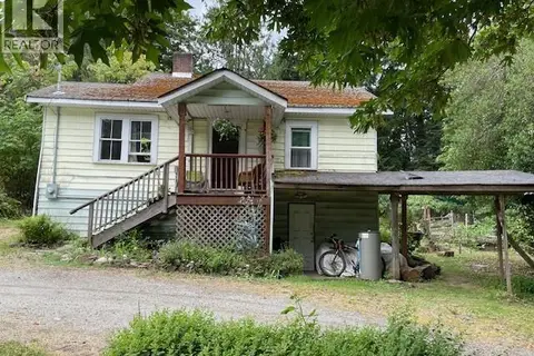 220 Fulford-Ganges Rd