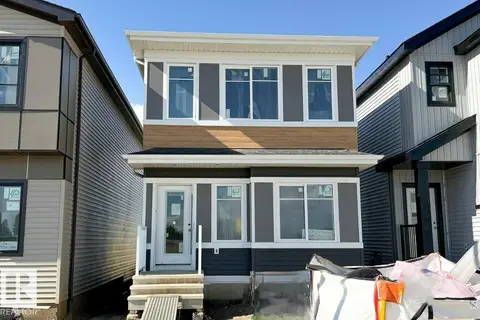 2744 7 AV SW