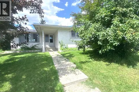 235 Penbrooke Close SE
