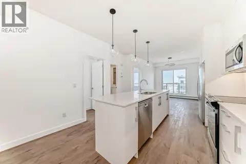 2107, 63 Corner Glen Crescent NE