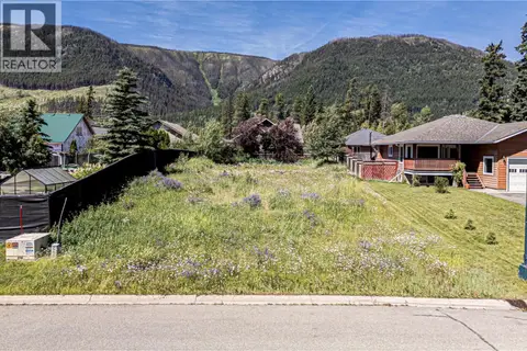 1344 Woodland Place