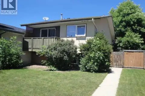 39 Meadowlark Boulevard N