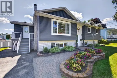 21 Adams Avenue