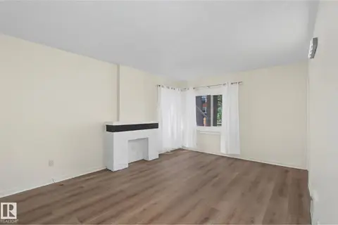 11147 78 AV NW