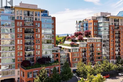 S409 737 Humboldt St