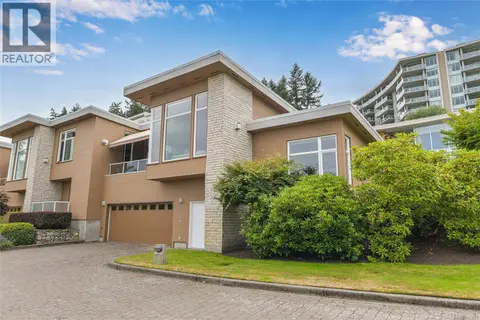 763 Sayward Hill Terr