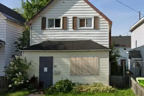 105 Albert ST E