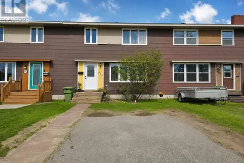 404 Grenfell Crescent