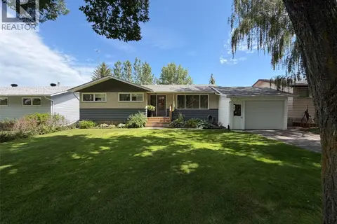 386 4th STREET E