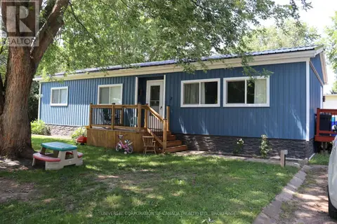 7 MAPLE ST STREET E