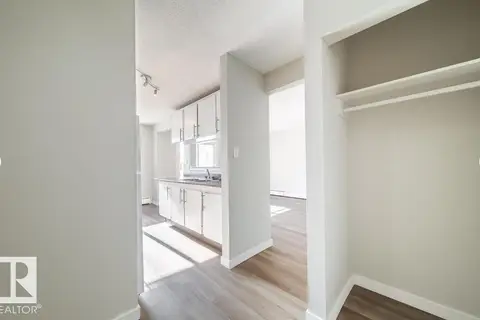 3312 105 AV NW
