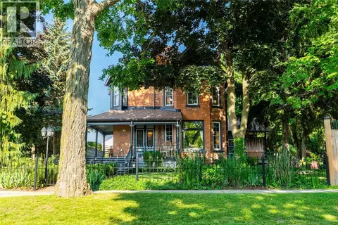 213 VIDAL STREET South